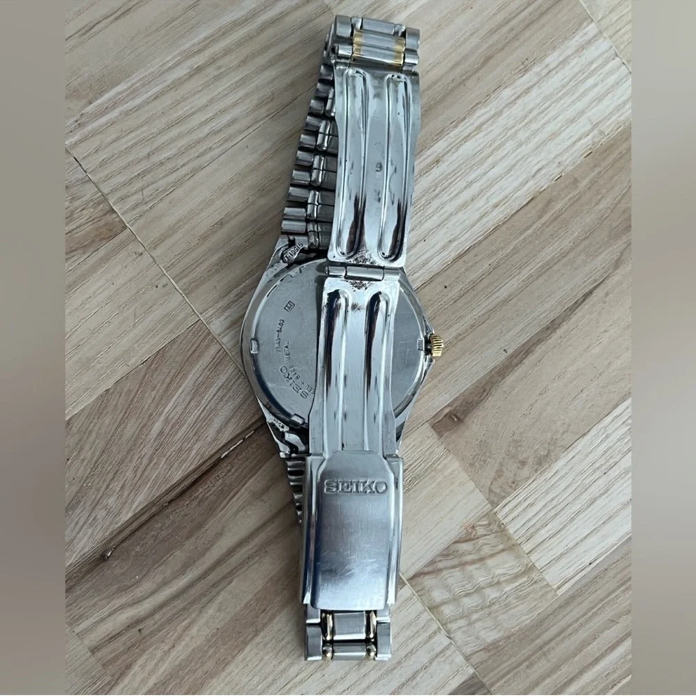 Seiko Men's Watch Gray Dial Two-Tone Stainless Bracelet Day Date Windows